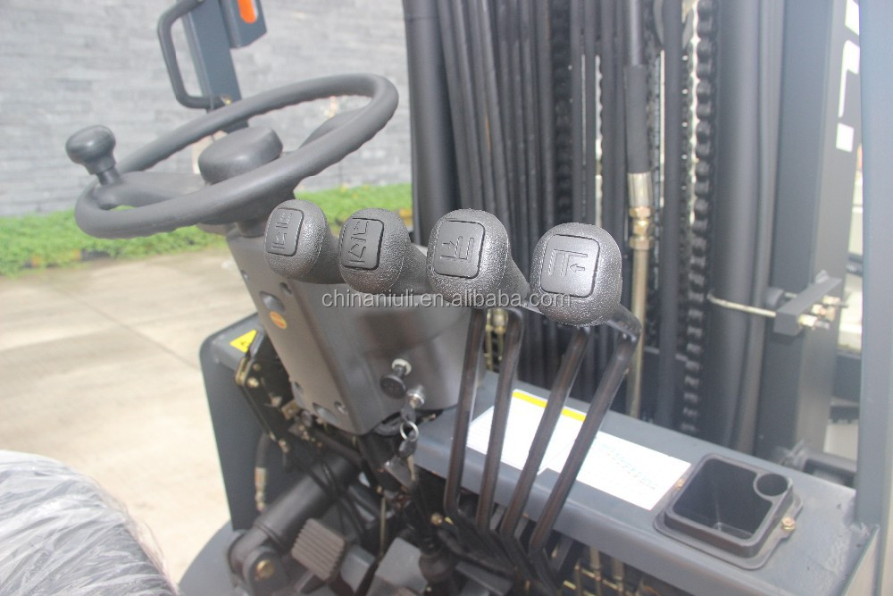 3 Ton Diesel Forklift With Paper Roll Clamp
