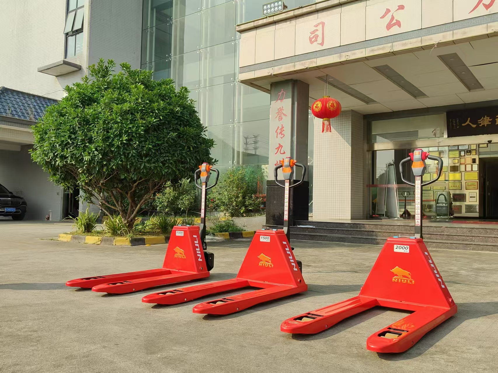 မင်းရဲ့လိုအပ်ချက်အတွက် သင့်တော်တဲ့ Pallet Truck ကို ဘယ်လိုရွေးချယ်မလဲ။