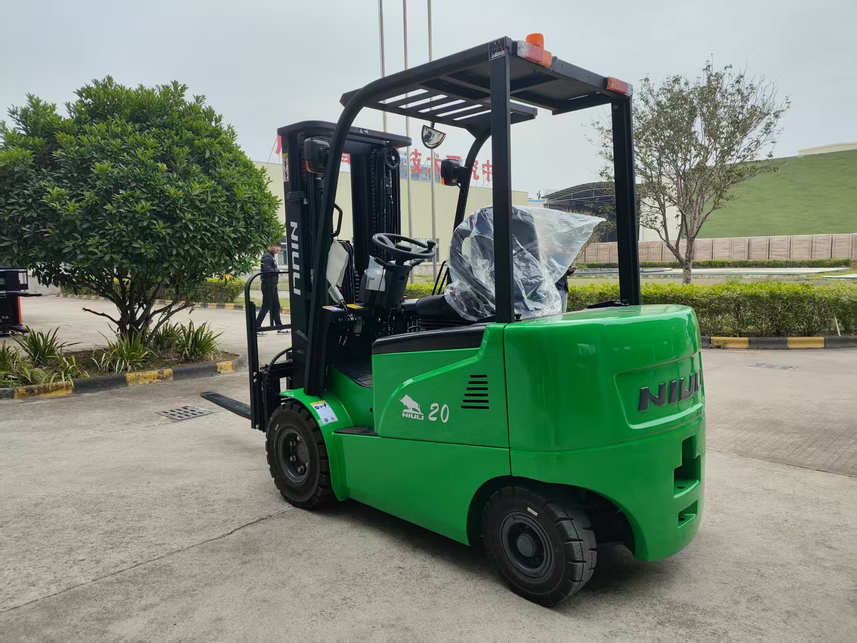 L'impacte de les pol&iacute;tiques i les normatives en la ind&uacute;stria de carretons elevadors